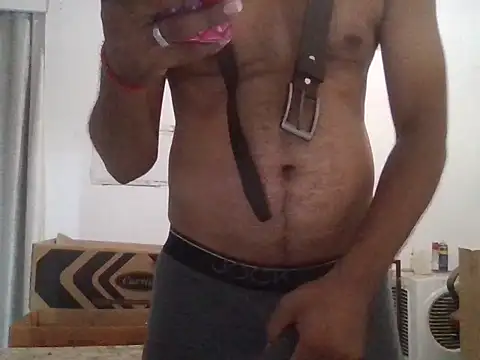 Show de Aloneisbest na webcam