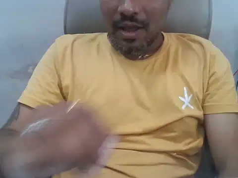 Aloneisbest 网络视讯表演