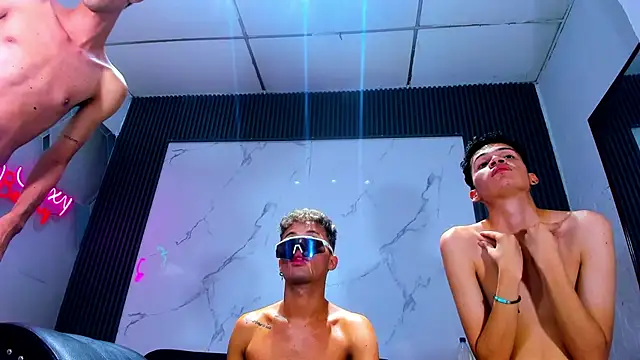 Thrio_23cmhot – webcam-show
