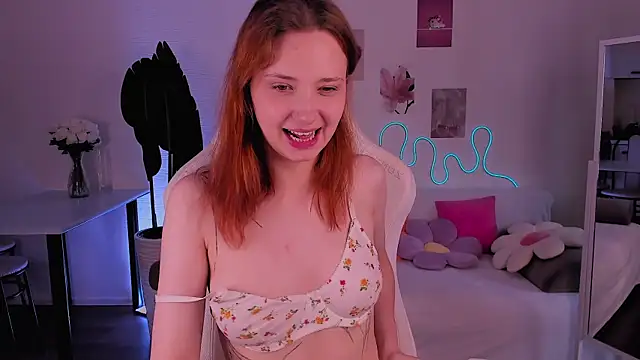 LittlePeach007: онлайн-секс-чат
