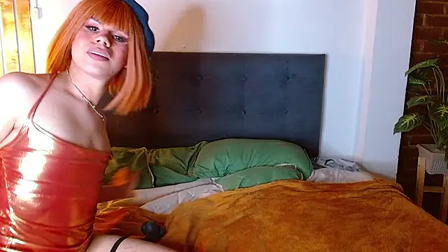 Pokazy przed kamerką – emma_cut3_