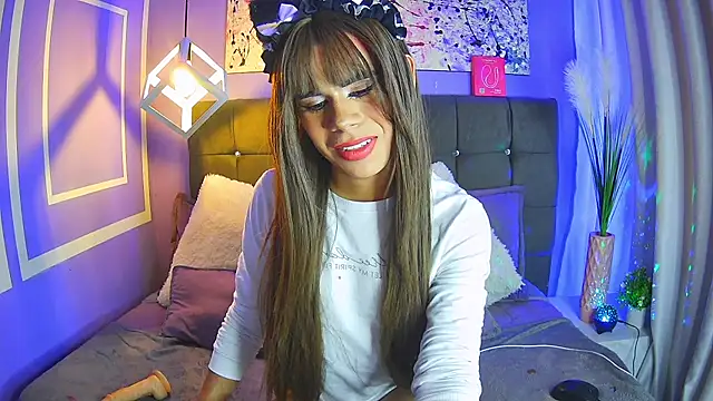 emma_cut3_ webcam show