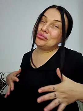 6Alice99's Live XXX Chat