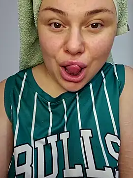 6Alice99 Show in webcam