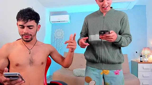 Space_guys19 Webcam-Show