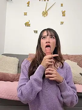 kloebunny's Live Sex Cam Show