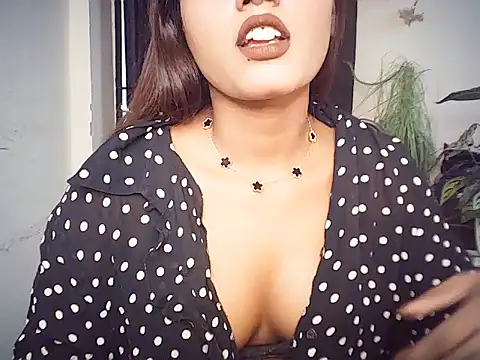 ANNU_PAWAR Webcam Show