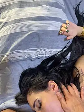 Nellaymaxi-hotconnection's Webcam Show