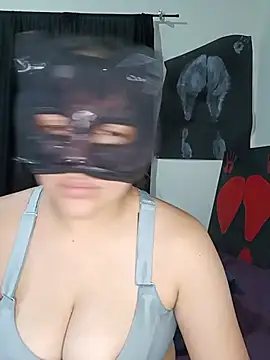 Hanna_Zaf's Live Chat Room