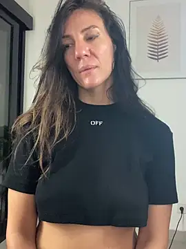 AnnaFlowerBabe Show in webcam
