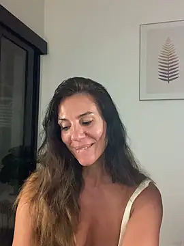 AnnaFlowerBabe Adlı Modelin Canlı XXX Sohbeti