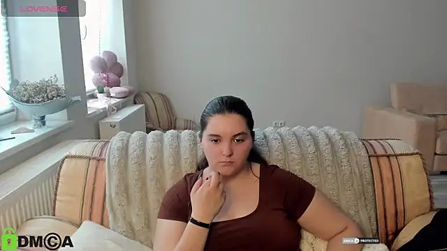 Онлайн чат XXX MonikaMooon