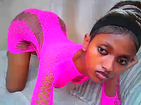 Qute_nimple Chat XXX in diretta