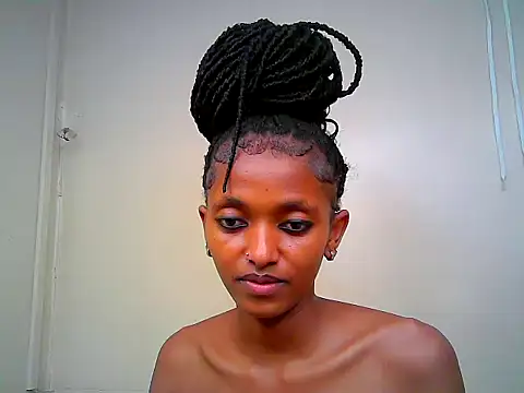 XXX chat uživo modela Qute_nimple