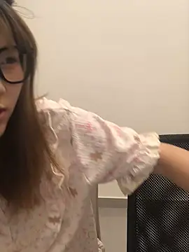 Rocket-Girl Pertunjukan Webcam