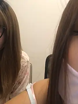 Rocket-Girl Pertunjukan Webcam