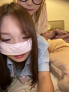 Rocket-Girl Pertunjukan Webcam