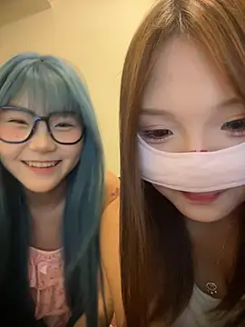 Rocket-Girl Pertunjukan Webcam