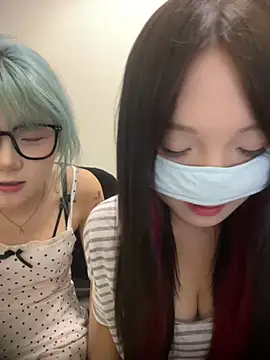 Rocket-Girl Pertunjukan Webcam