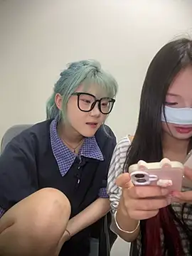 Rocket-Girl Pertunjukan Webcam