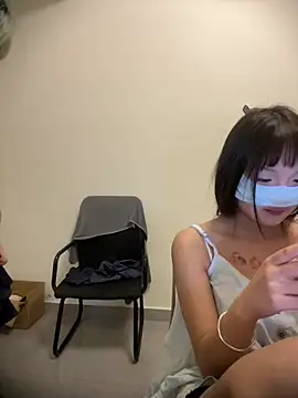 Rocket-Girl Pertunjukan Webcam