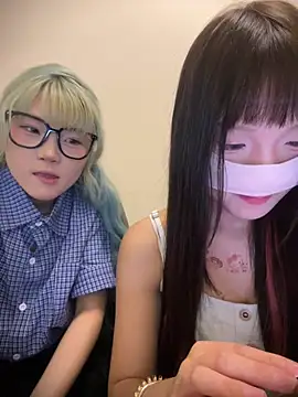 Rocket-Girl Pertunjukan Webcam