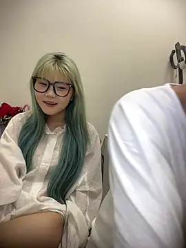 Rocket-Girl Pertunjukan Webcam