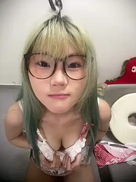 Rocket-Girl Pertunjukan Webcam