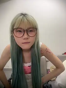 Rocket-Girl Pertunjukan Webcam