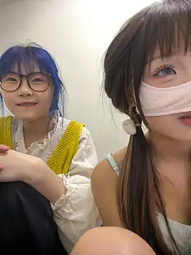 Rocket-Girl Pertunjukan Webcam