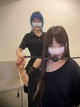 Rocket-Girl Pertunjukan Webcam