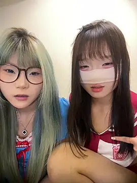Rocket-Girl Pertunjukan Webcam