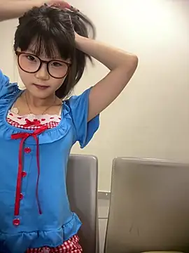 Rocket-Girl Pertunjukan Webcam