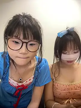 Rocket-Girl Pertunjukan Webcam