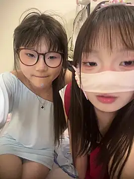 Rocket-Girl Pertunjukan Webcam