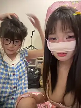 Show modela Rocket-Girl na web-kameri