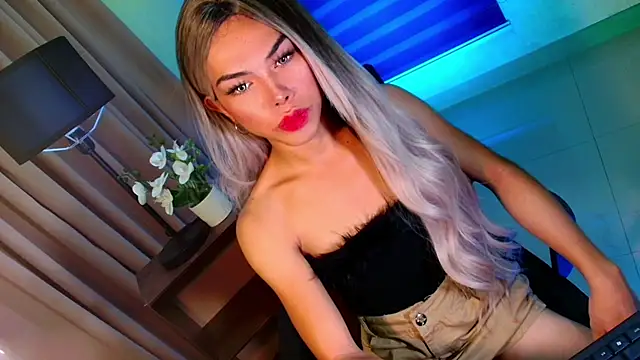 sweetcindycum 网络视讯表演