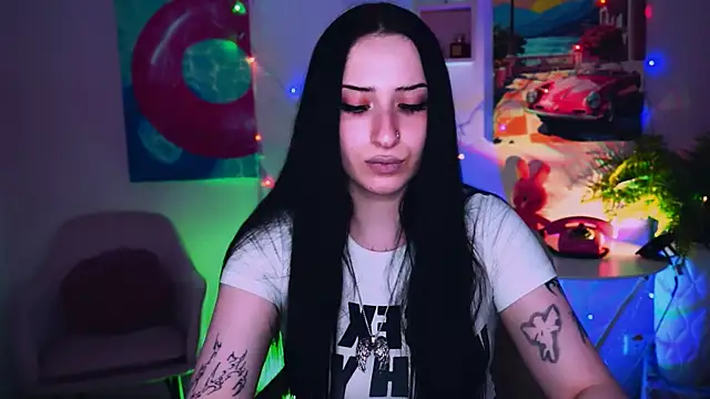 MonicaLowes' Live XXX Chat