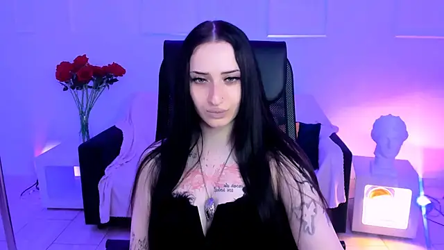 MonicaLowes Chat XXX in diretta