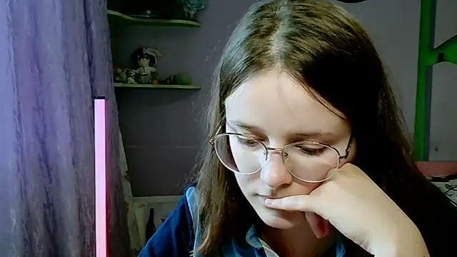 RoseLyyn Webcam Show