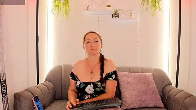Giovanela_rose 网络视讯表演