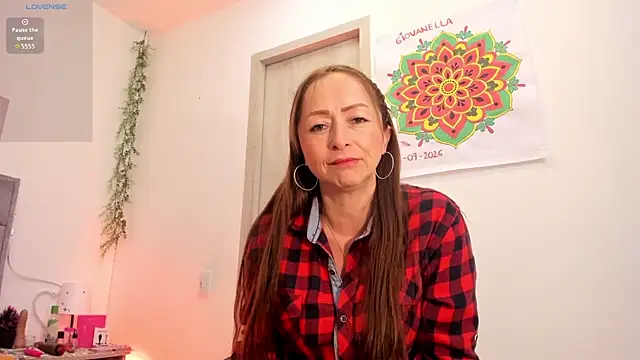 Giovanela_rose 网络视讯表演