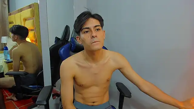 TaylerCruz Webcam Show