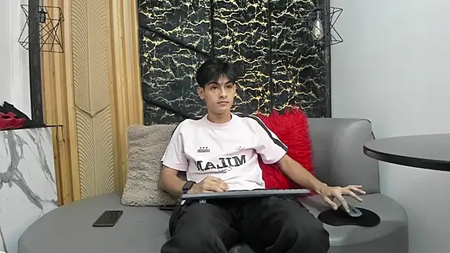 TaylerCruz Webcam-Show