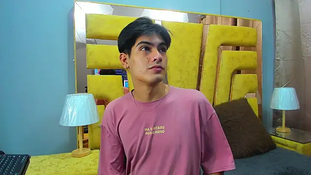 TaylerCruz Webcam Show