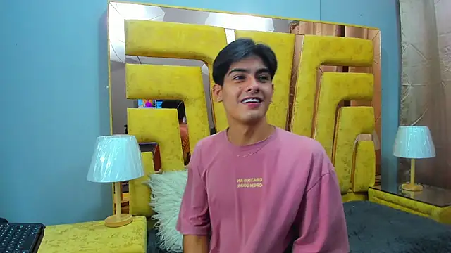 TaylerCruz Webcam Show