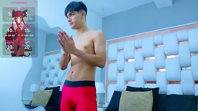 Show modela TaylerCruz na web-kameri