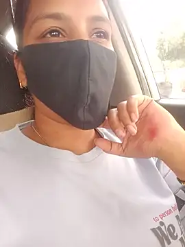 Pokazy przed kamerką – hot-punjabi-couple