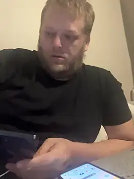 Tallbellybear Show in webcam