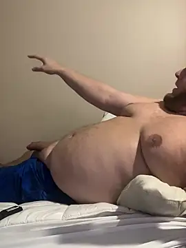 Tallbellybear: διαδικτυακό σόου στην κάμερα